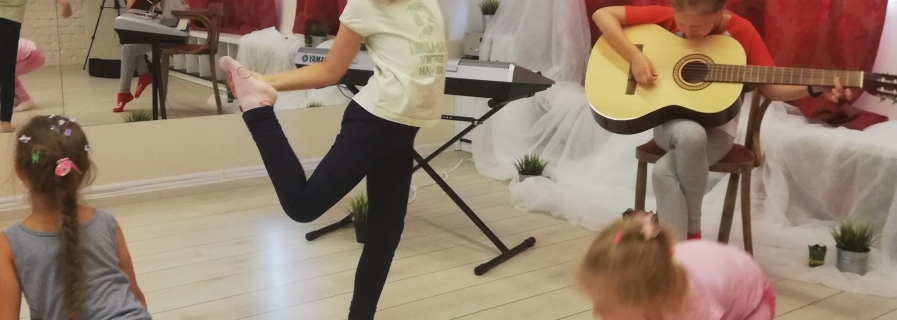 2021-06-10 ŠOKIŲ, GIMNASTIKOS IR KŪRYBOS DIENOS STOVYKLA VAIKAMS KAUNE